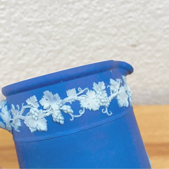 Vintage WEDGWOOD Blue Jasperware Etruscan Scene 4.5” Creamer Milk Jug - Picture 9 of 16